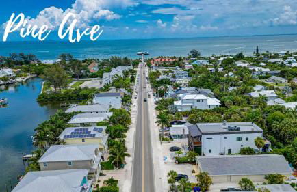 Serenity by the Sea! Cozy pool home with putting green & fire pit! - Foto 42