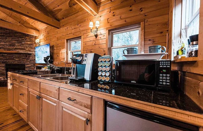 Sunset Chalet-amazing Views Private hot tub - Photo 11