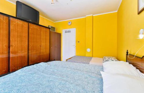 Awesome Home In Nespes - Foto 24