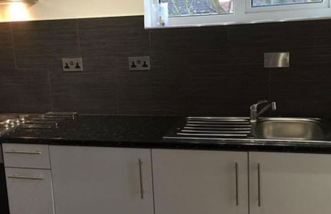 Small Modern Comfortable 2 Bedroom Apartment - Cmyr - Foto 40