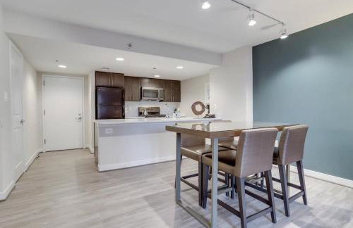 Sojourn Courtland Towers - Foto 8