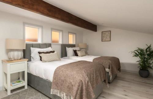 Goodwood - Modern Stay in Cotswolds with Hot Tub - Foto 21