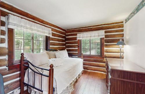 Mtn-View Family Cabin! 9 Mi to Lake George Village - Foto 18