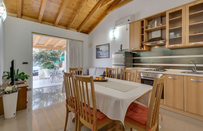 Spacious Holiday Home With Swimming Pool - Foto 29