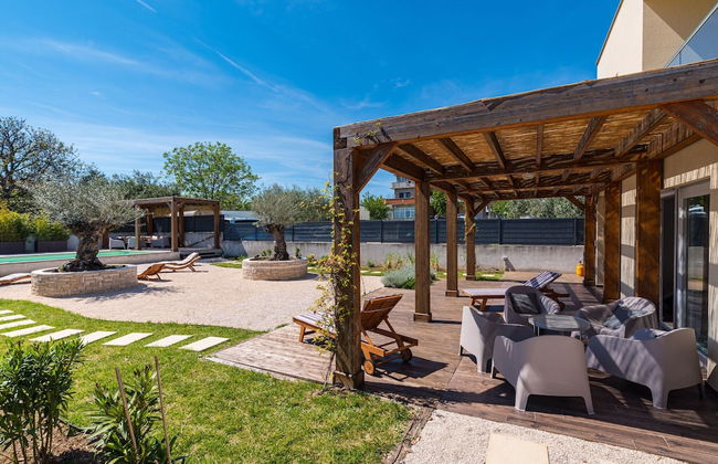 Nice Villa With Private Pool, Fenced Garden, Roofed Terrace, Near the Beach - Foto 33