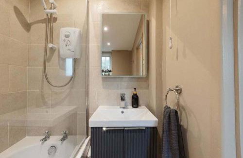 Beautiful Chester Cottage - Photo 32