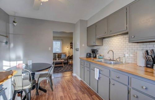 2BR Aptmt Parks Private Deck, Mountain Views! - Foto 18