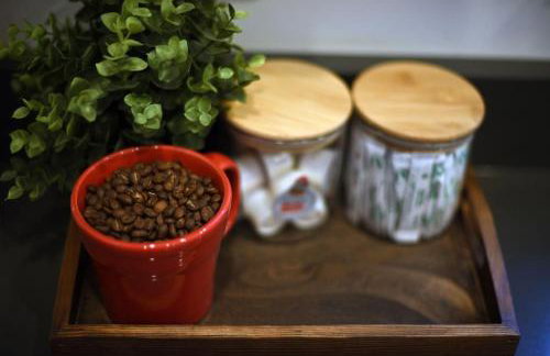 HostWise Stays - Prime Location in Lawrenceville, Exposed Brick 2BR Home - Foto 32