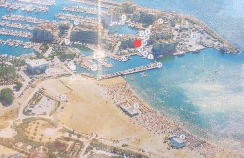 FACE MER ENTRE PLAGE ET MARINA - Foto 24