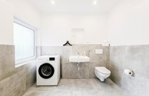 Tolstov Apartments - Monteurwohnung mit 3 Zimmern , Terrasse und Parkplatz - Photo 19