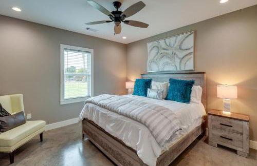 Chic Arkansas Retreat with Patio, Grill and Fire Pit! - Foto 17