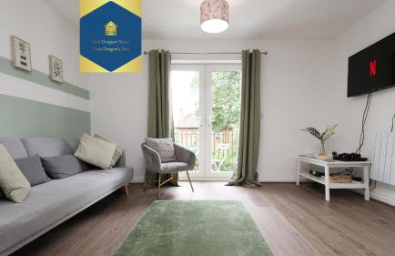 large 2 bed central apartment with balcony and private parking - Foto 4