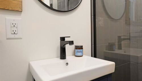 Tiny Tarheel Cozy Retreat Near UNC Tiny House - Foto 5