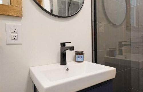 Tiny Tarheel Cozy Retreat Near UNC Tiny House - Photo 5