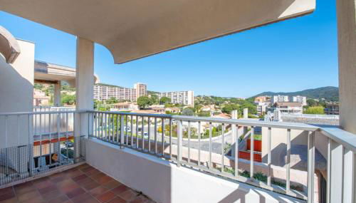 Apartment in Sainte-Maxime with swimming pool and terrace - Photo 4