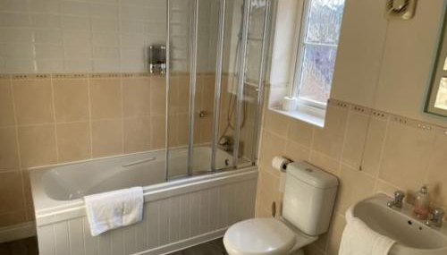 Large 5 Bedroom Family home with parking and WI-FI - Foto 5