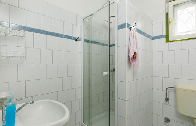 4 bedroom House in Balatonboglár with garden - Photo 20