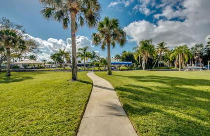 CoralVilla Seafan - prime location, with pool and canoes - Foto 34