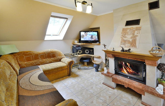 Cottage by Ostrowieckie Lake With Private Beach - Photo 15