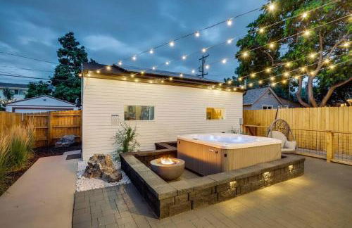 Zen Haus* Lavish Getaway w/ Gym, Sauna, Hot Tub - Foto 70