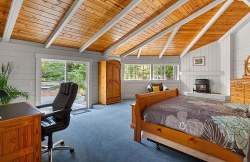 6 BR 4BA Redwood Retreat w Pool - Foto 13