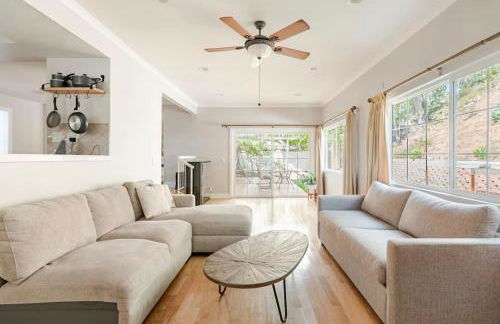 Spacious and Exclusive Oasis 6BR 3BA - Photo 8