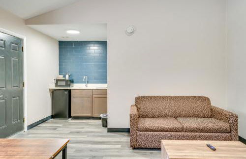 Walk to Shopping and Dining Port Huron Studio - Foto 8