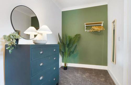 Convenient 2BR Stay on Gladstone Street Near Transport - Photo 22