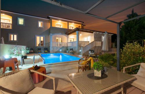 Villa Coridigo - Unique High Position, Panorama Nature View, Cozy Dining Terrace, Fenced Property - Foto 24