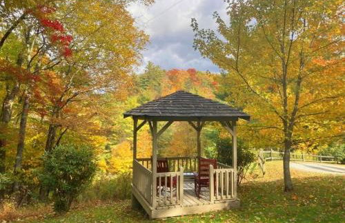 Rustic Mountain Cabin on River with Fireplace - Foto 12