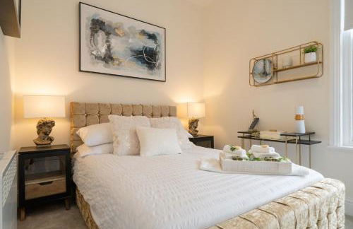 The Regal Apartment - Photo 14