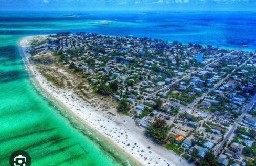 NEW Renovated luxury home with private heated pool, game room Near Anna Maria Island and IMG - Photo 39