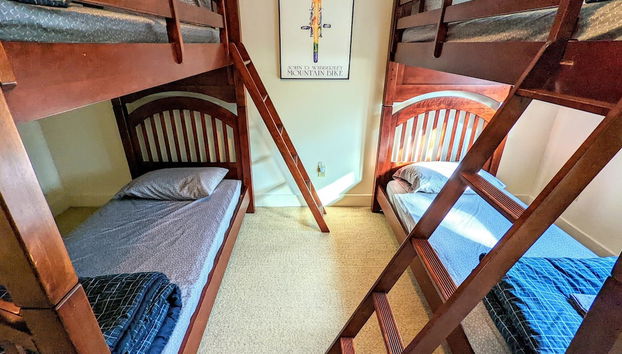 Alpine Allure by Avantstay Indoor Hot Tub, Game Loft, Enclosed Deck - Foto 3, Habitación