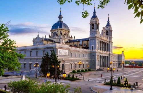 Luxe Apartment Madrid 7 paradas de Metro de Sol - Photo 23