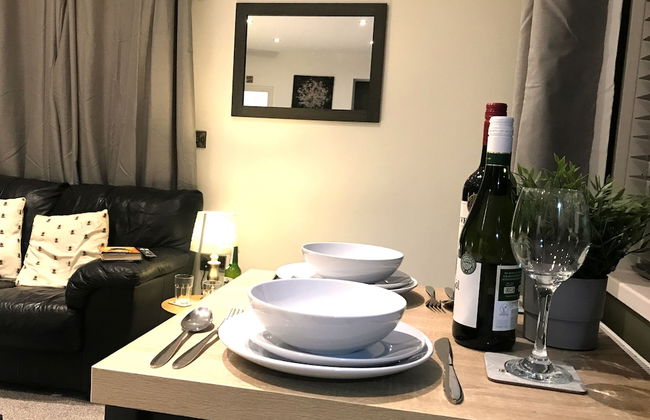 Contemporary 1 bed Studio for Comfy Stay in Wigan - Photo 4