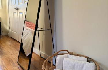 Poconos Chalet -Kayaks- HotTub-Karaoke-Lake - Foto 30