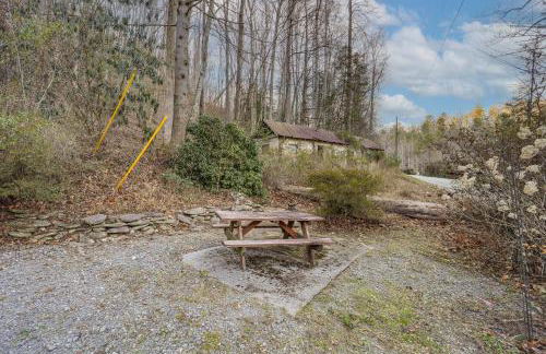 Rural Outdoor Oasis! Edgemont Cabin with Fire Pit - Foto 24