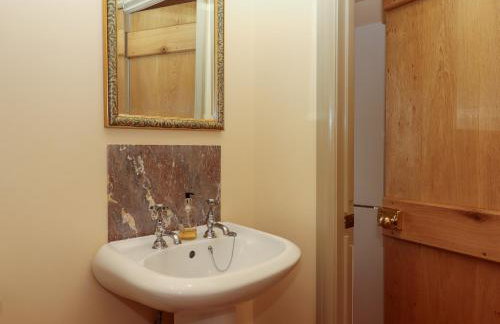 Sherway Coach House - Photo 16