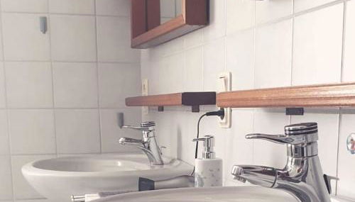 Oma Lina Haus - 4 SZ 2 Bäder großer Garten und Infrarot-Sauna - Photo 2