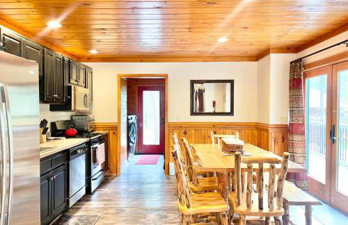 ADK Cabin with Hot Tub, Near Whiteface, Lake Placid, Fire Pit, Game Rm - Foto 36