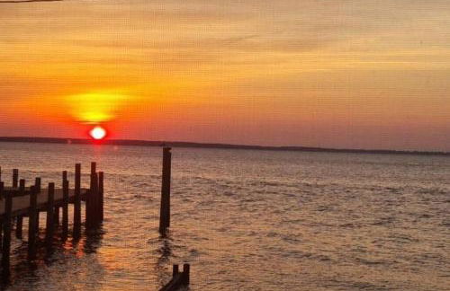 Bungalow Private Beach & Dock Colonial Beach Water - Foto 10