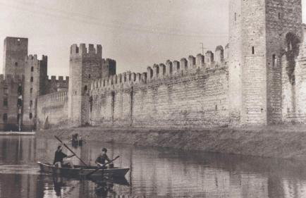 The History Apartment - Photo 3