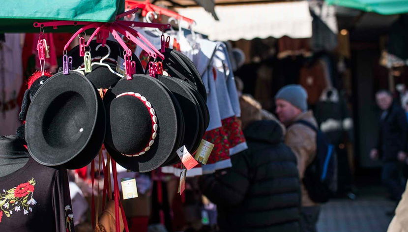 Zakopane Excursion + Treetop Walk Bachledka - Photo 2, Visiting a shop selling typical Zakopane products