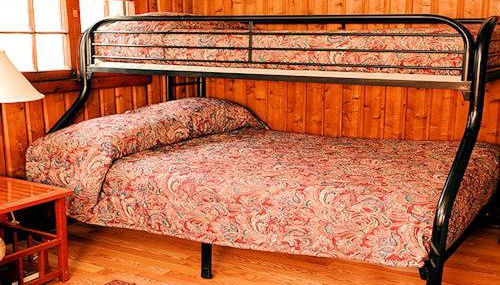 Lovely Lakefront Cabin Rental for Five Guests in West Branch, Michigan - Foto 4