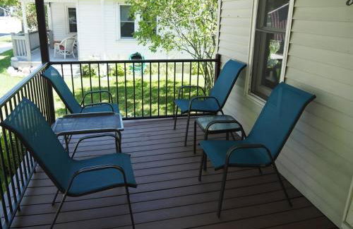 The Cute & Cozy - Lower Apt - Great Location! - Photo 2