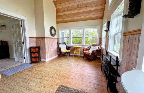 Pine and Sea Beach Retreat - Photo 26