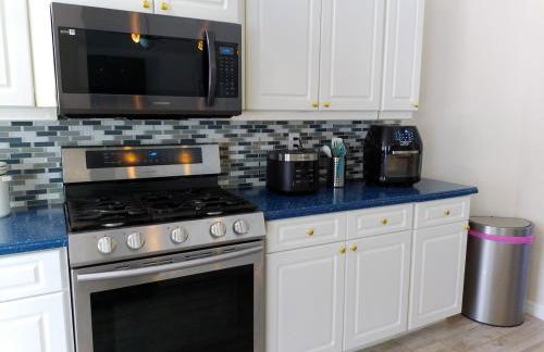 Villa Varona Resort, Heated Pool, Ping-Pong, Pool Table, Fire Pit and Pergola - Foto 26