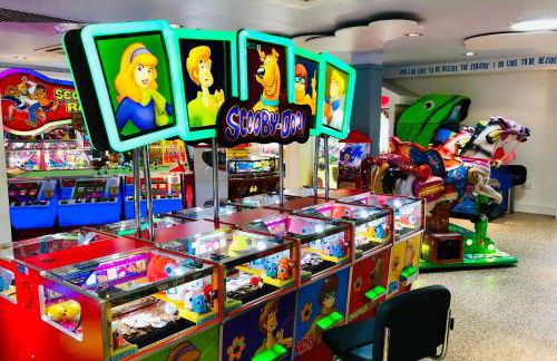 Family Seaside Retreat Private Stay at 5-Star Rockley Holiday Park Poole - Photo 39