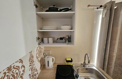 The Green Light House Studio 24 - Free Private Parking - Foto 48