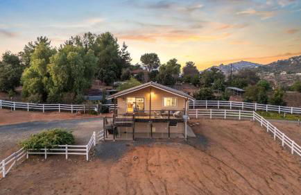 Scenic Deck w Sunset Views Near Temecula Wineries Estrada Ranch by AvantStay - Foto 31
